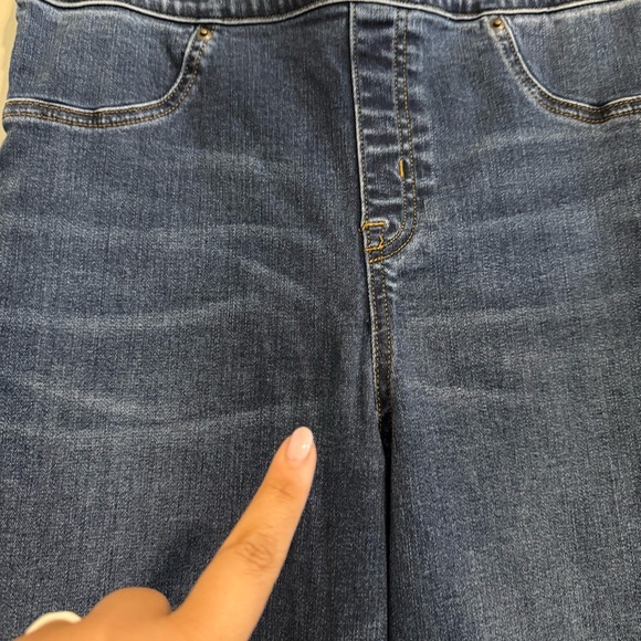 Spanx Size Medium (29x26) Cropped Flare Denim Jeans Pull On Raw Hem 20231R - Picture 3 of 11